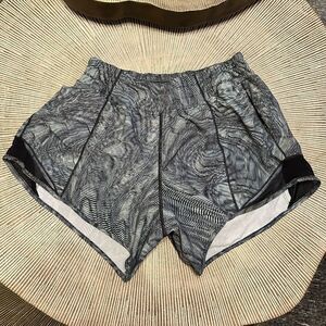 Lululemon Hotty Hot Low-Rise Lined Short 4"